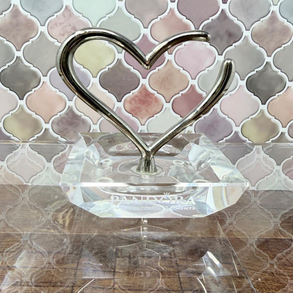 Pandora‎ "Unforgettable Moments" Heart Ring Holder